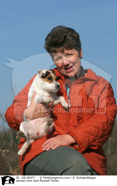 Frau und Parson Russell Terrier / woman and Parson Russell Terrier / SS-26471