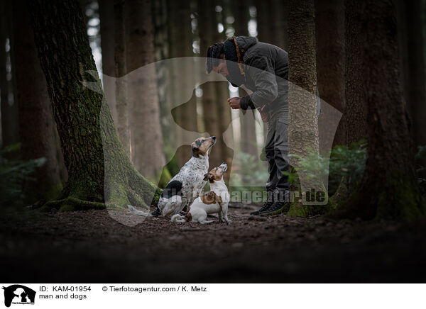 Mann und Hunde / man and dogs / KAM-01954