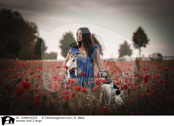 Frau und 2 Hunde / woman and 2 dogs / KAM-02252