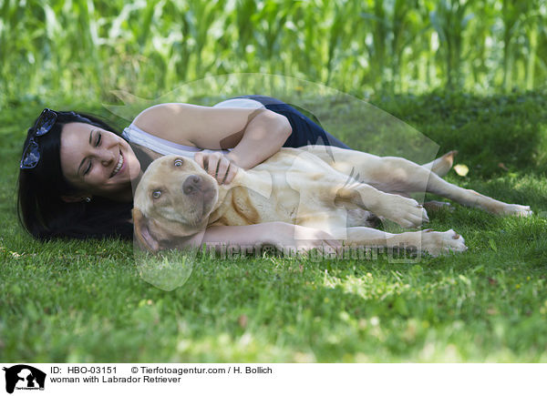 Frau mit Labrador Retriever / woman with Labrador Retriever / HBO-03151