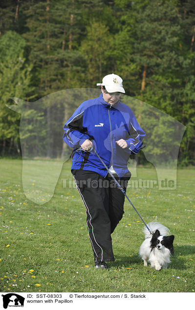 Frau mit Papillon / woman with Papillon / SST-08303