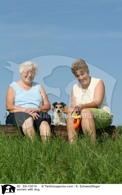 Frauen mit Hund / women with dog / SS-10014