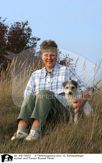 Frau und Parson Russell Terrier / woman and Parson Russell Terrier / SS-19930