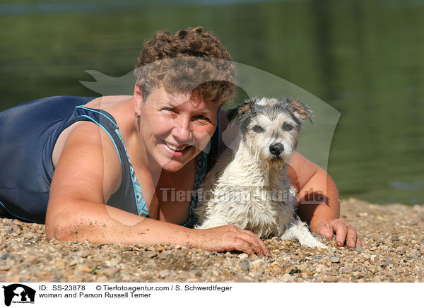 Frau und Parson Russell Terrier / woman and Parson Russell Terrier / SS-23878