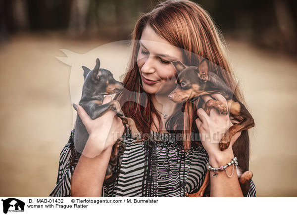woman with Prague Ratter / MAB-01432