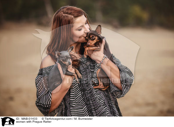 woman with Prague Ratter / MAB-01433