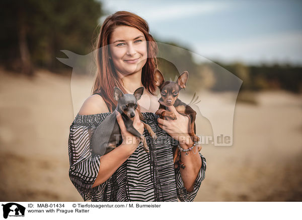 woman with Prague Ratter / MAB-01434