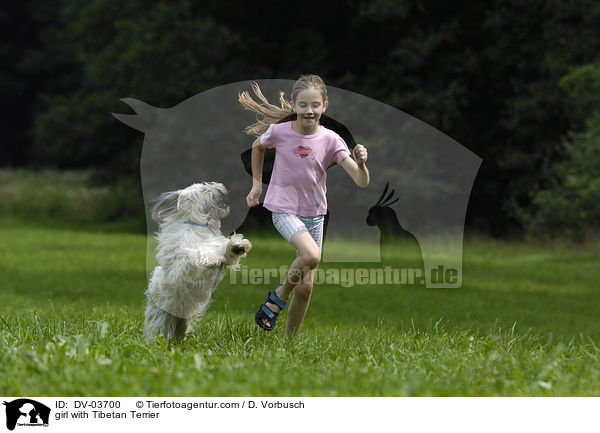 Mdchen mit Tibet Terrier / girl with Tibetan Terrier / DV-03700