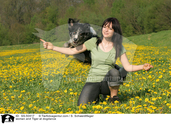 woman and Tiger at dogdance / SS-50417