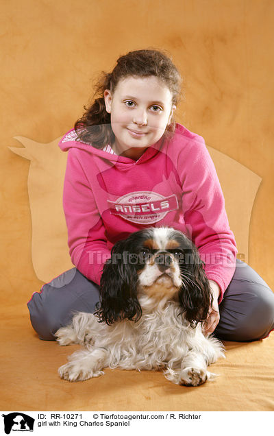 girl with King Charles Spaniel / RR-10271