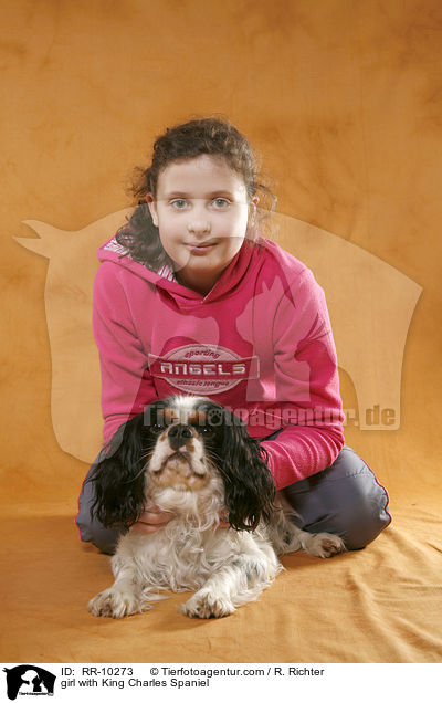 girl with King Charles Spaniel / RR-10273