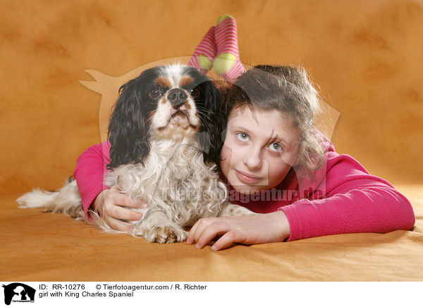 girl with King Charles Spaniel / RR-10276