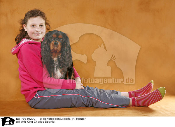 girl with King Charles Spaniel / RR-10290
