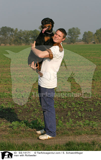Mann mit Rottweiler / man with Rottweiler / SS-14171