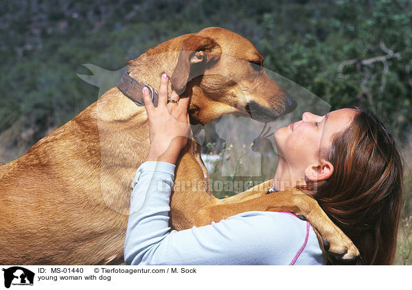 junge Frau mit Hund / young woman with dog / MS-01440