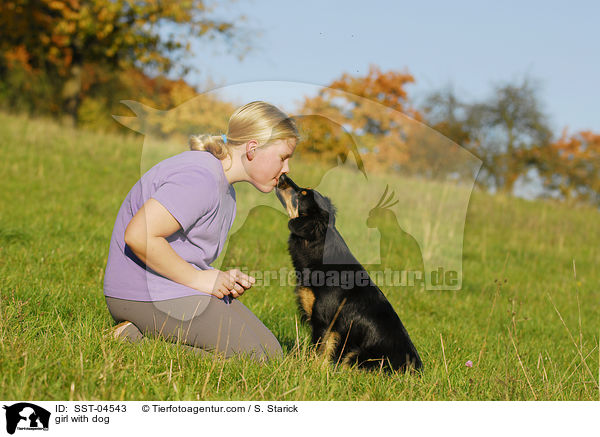 Mdchen mit Hund / girl with dog / SST-04543