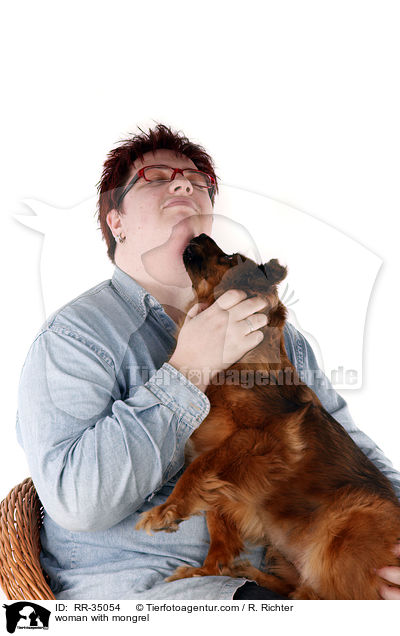 Frau mit Mischling / woman with mongrel / RR-35054