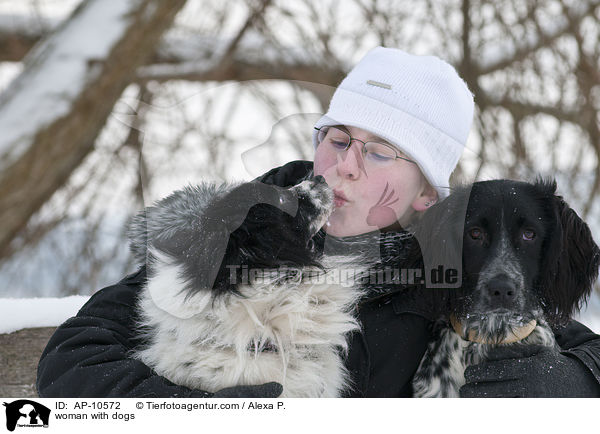 Frau mit Hunden / woman with dogs / AP-10572