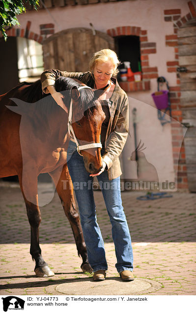 Frau mit Araber-Mix / woman with horse / YJ-04773