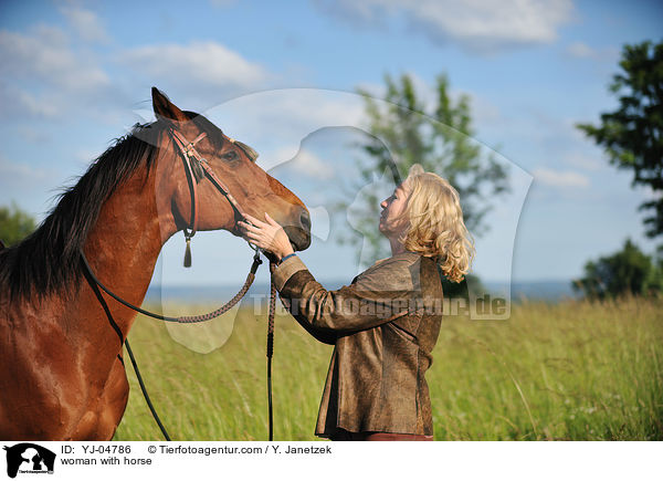 Frau mit Araber-Mix / woman with horse / YJ-04786