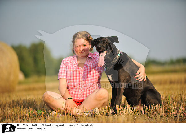 Frau und Mischling / woman and mongrel / YJ-05140