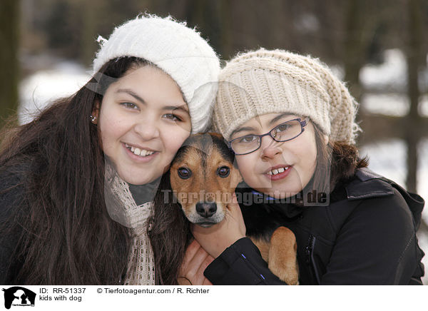 Kinder mit Hund / kids with dog / RR-51337