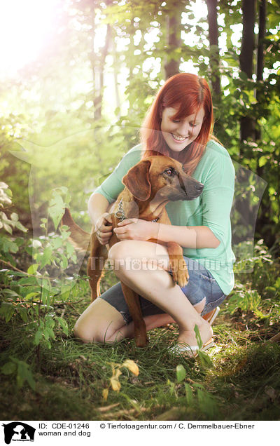 Frau und Hund / woman and dog / CDE-01246