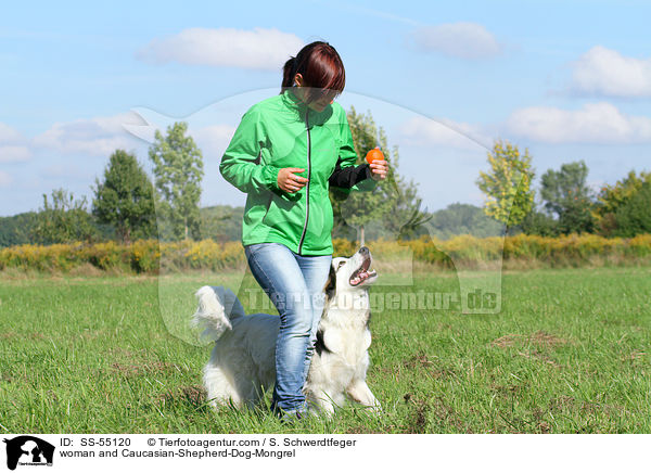Frau und Kaukasischer-Schferhund-Mischling / woman and Caucasian-Shepherd-Dog-Mongrel / SS-55120