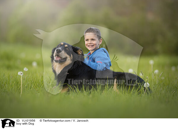 Junge mit Hund / boy with Dog / VJ-01956