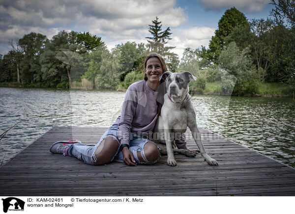 Frau mit Mischling / woman and Mongrel / KAM-02461