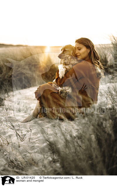 woman and mongrel / LR-01420