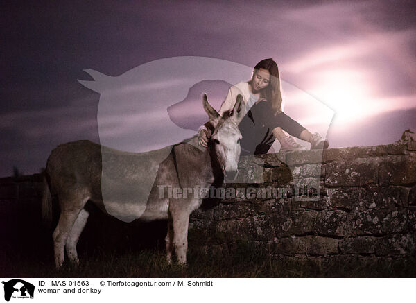 woman and donkey / MAS-01563