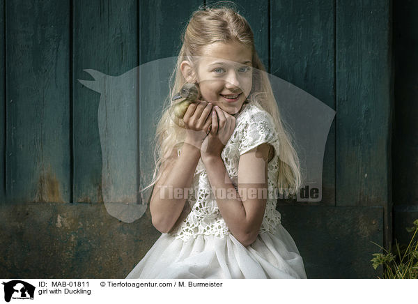 Mdchen mit Entenkken / girl with Duckling / MAB-01811