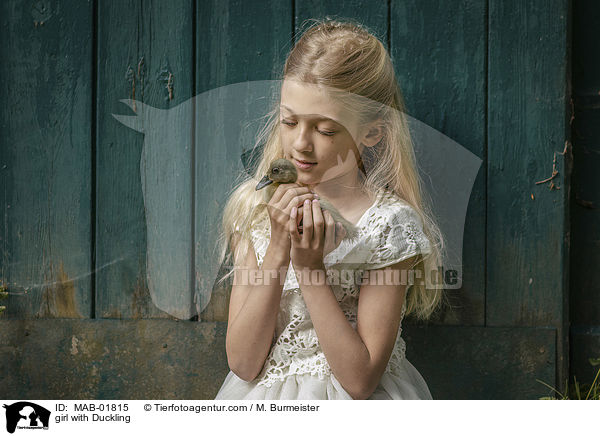 Mdchen mit Entenkken / girl with Duckling / MAB-01815