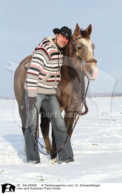 Mann und American Paint Horse / man and American Paint Horse / SS-26566