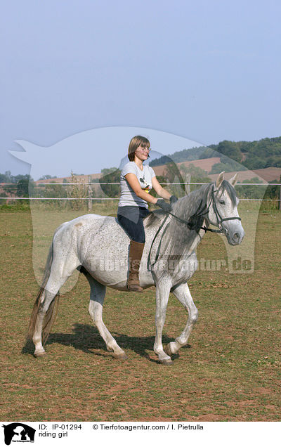 Reiterin auf einem Andalusier / riding girl / IP-01294