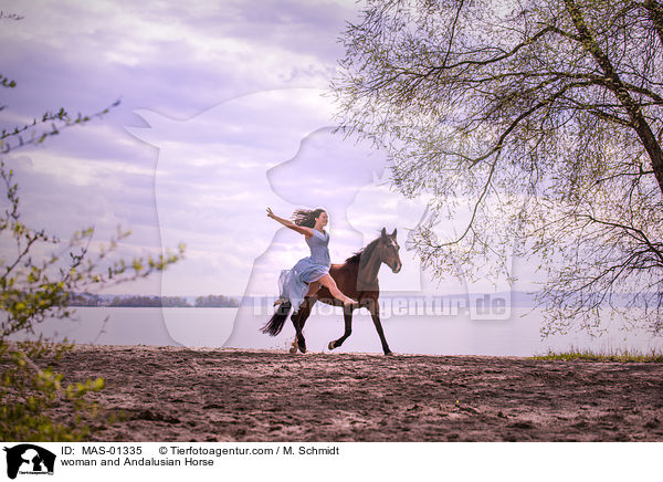 woman and Andalusian Horse / MAS-01335