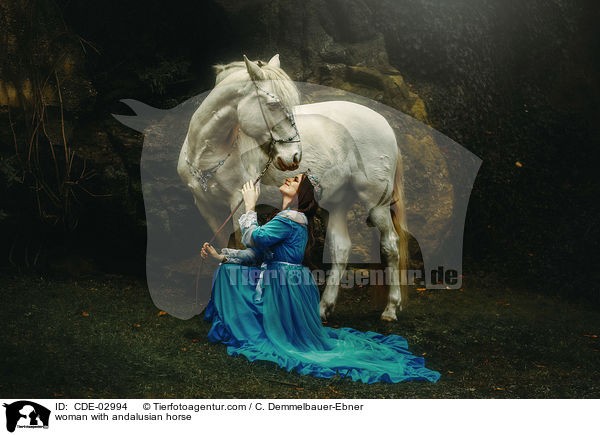Frau mit Andalusier / woman with andalusian horse / CDE-02994