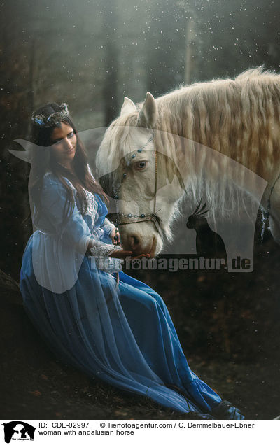 Frau mit Andalusier / woman with andalusian horse / CDE-02997