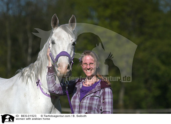 Frau mit Araber / woman with arabian horse / BES-01523
