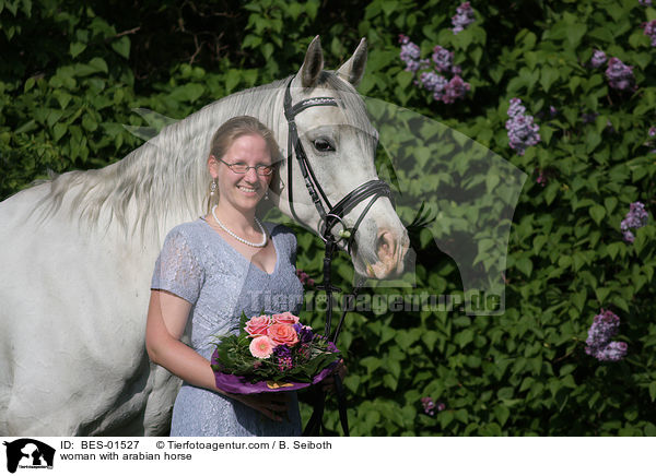 Frau mit Araber / woman with arabian horse / BES-01527