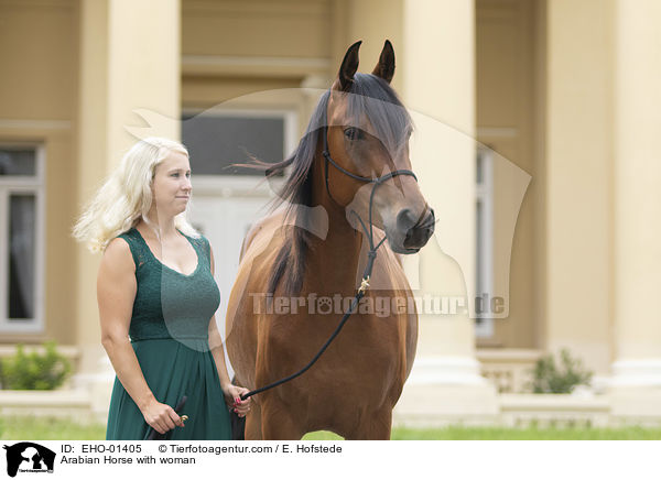 Araber mit Frau / Arabian Horse with woman / EHO-01405