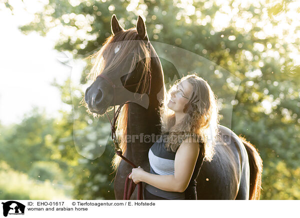 Frau und Araber / woman and arabian horse / EHO-01617