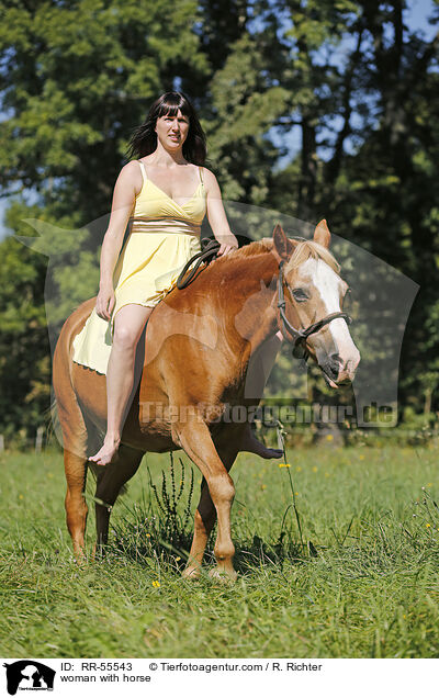 woman with horse / RR-55543