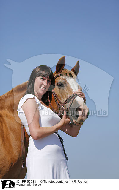 woman with horse / RR-55588