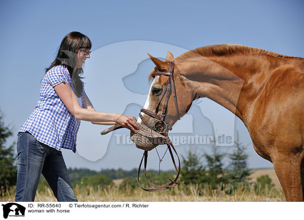 Frau mit Arabohaflinger / woman with horse / RR-55640
