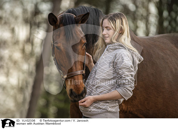 Frau mit sterreichisches Warmblut / woman with Austrian Warmblood / VJ-02336