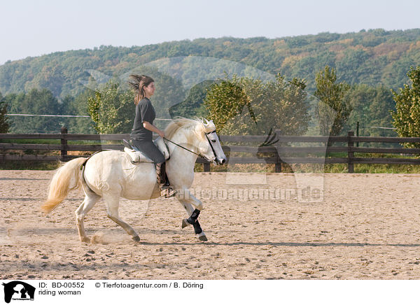 Reiterin auf Pferd / BD-00552