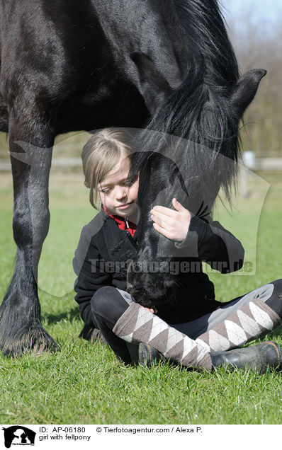 Mdchen mit Fellpony / girl with fellpony / AP-06180