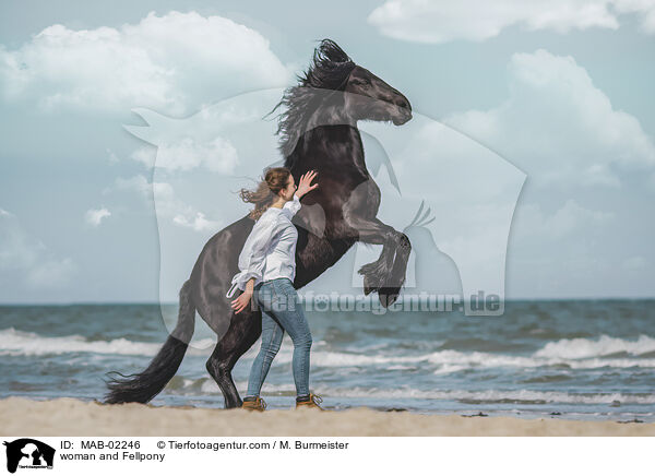 woman and Fellpony / MAB-02246